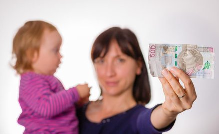 Choć dzieci uciekły do ojca, 500+ dostaje matka - wyrok WSA
