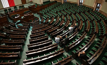 Sala sejmowa przed pierwszym posiedzeniem po przerwie wakacyjnej
