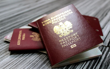 Dlaczego tak trudno dostać paszport? Fundacja Helsińska pyta ministra spraw wewnętrznych