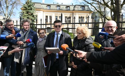 Sędziowie TK : Maciej Taborowski (2L), Anna Korwin-Piotrowska (3L), Krystian Markiewicz (C), Magdale