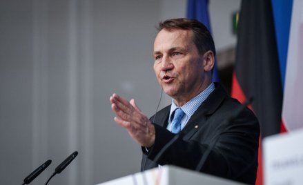 Sikorski dla "Guardiana": Putin zabiega o względy prawicy w Europie i USA