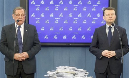 Minister środowiska Jan Szyszko i Minister spraw wewnętrznych i administracji Mariusz Błaszczak