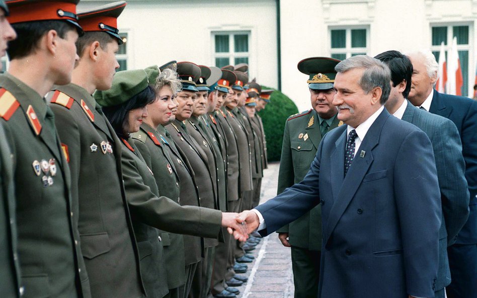 Wycofanie z Polski żołnierzy spod znaku czerwonej gwiazdy stało się dla Warszawy jednym z symboli od