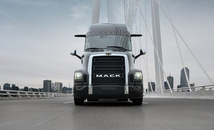 Pioneer to najbardziej zaawansowany i najbardziej przełomowy model Macka od dekad