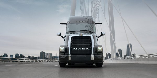 Amerykańska legenda wśród ciężarówek w nowym wydaniu. Oto Mack Pioneer