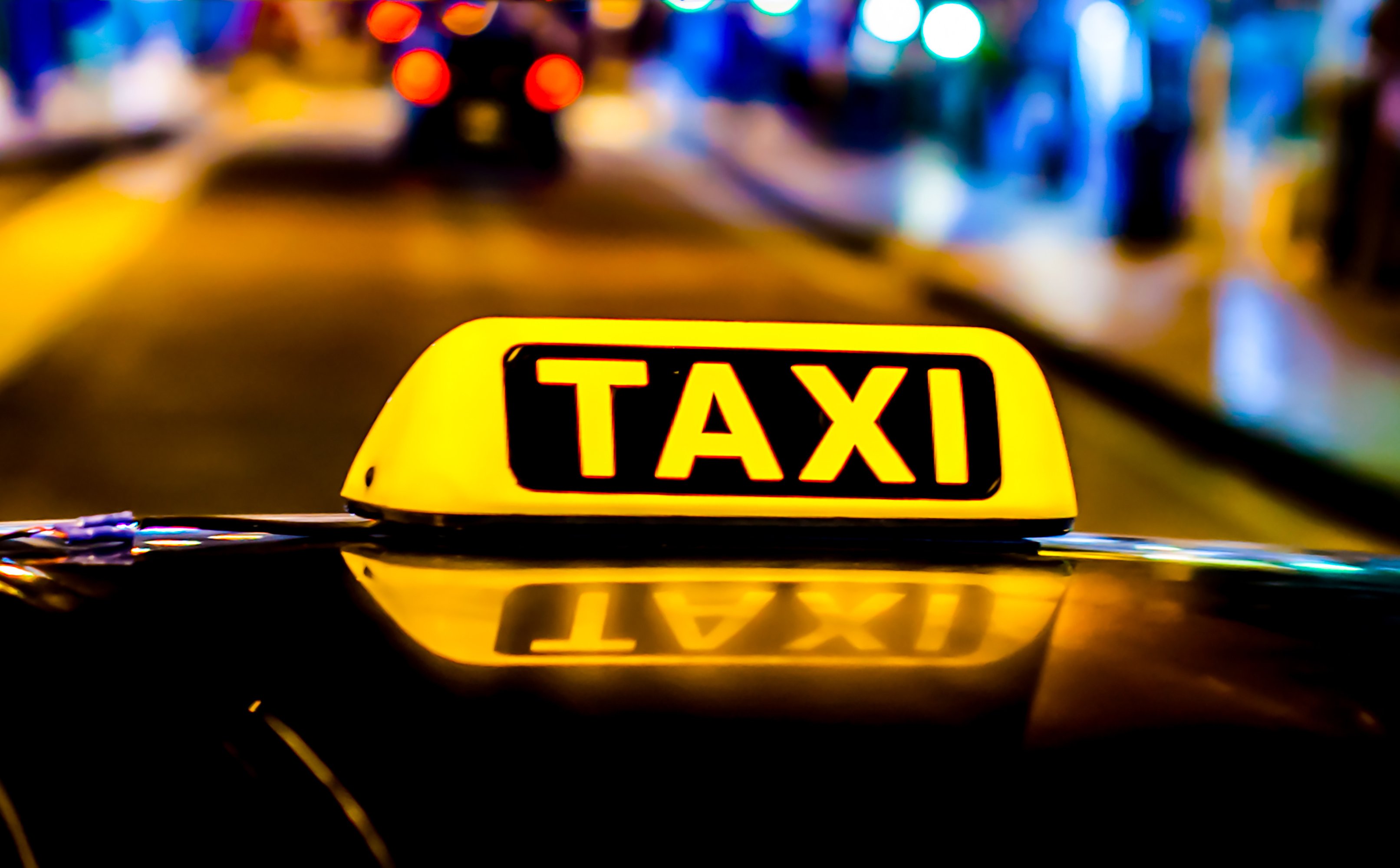 A large  escape of taxi drivers to apps. A revolution in passenger transport