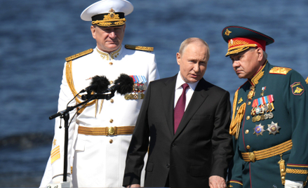 Nie ma na razie sygnałów świadczących o tym, by Władimir Putin (na zdjęciu z ministrem obrony Siergi