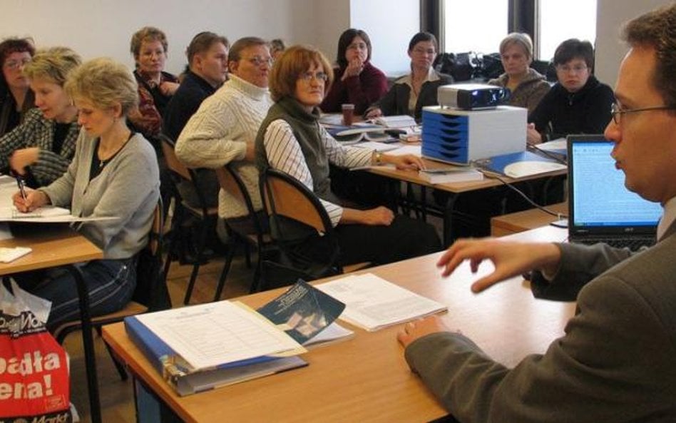 Jak opracować program przygotowania zawodowego dorosłych