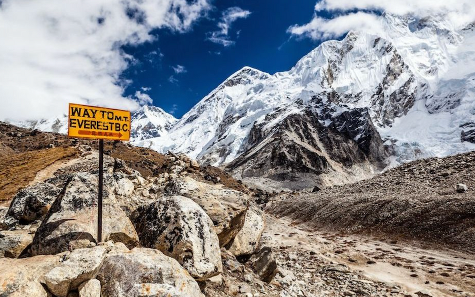 Kilkaset osób w kolejce na Everest. Są ofiary