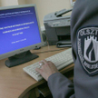 Policja otwiera się na internet