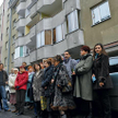 Mieszkańcy bloku przy ul. Kowieńskiej 9 zjednoczeni walczą o prawo do swoich mieszkań