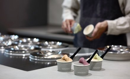 „Ta restauracja umiejętnie tworzy warstwy smaków i tekstur poprzez zróżnicowane temperatury i kreaty