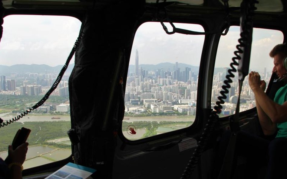 Shenzhen z okna śmigłowca