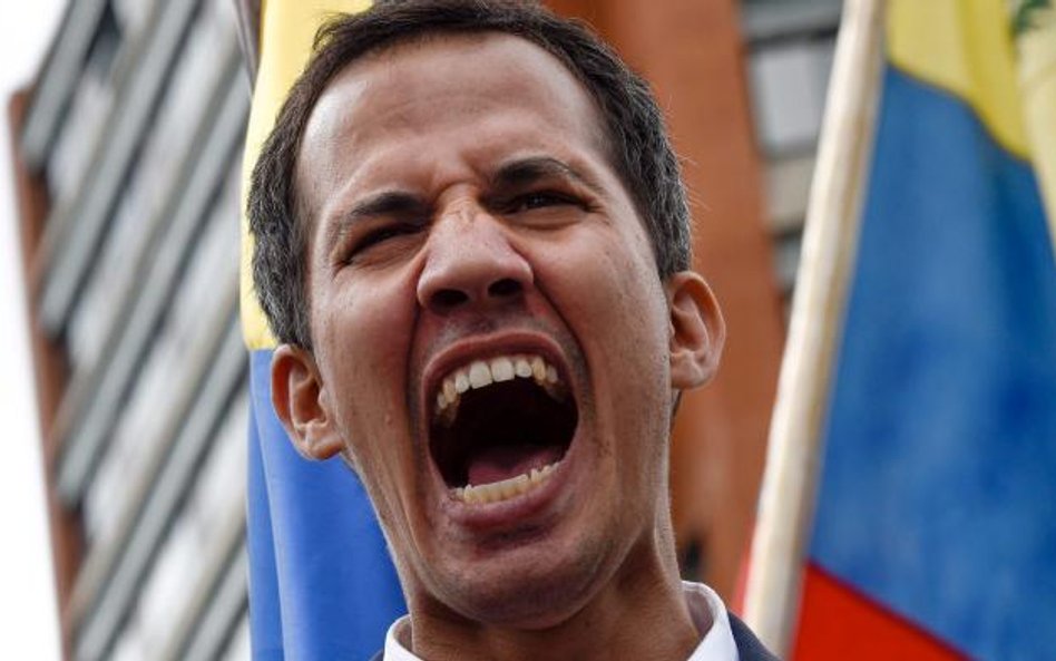 70 proc. Wenezuelczyków deklaruje poparcie dla Juana Guaido. Niemal cała Ameryka i Europa uznały go 