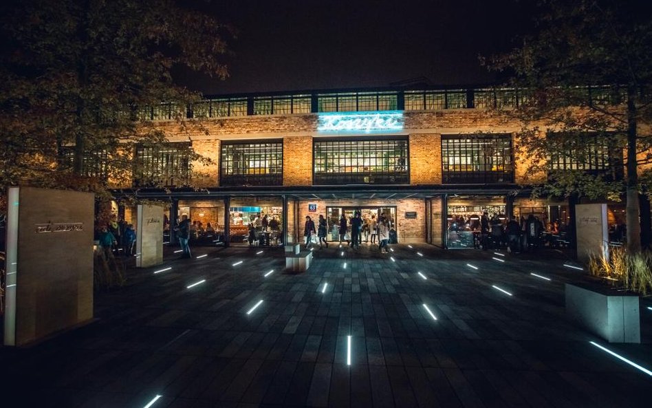 Pierwsi klienci w Hali Koszyki