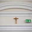 70 proc. sympatyków Koalicji Obywatelskiej popiera usuwanie symboli religijnych z instytucji publicz