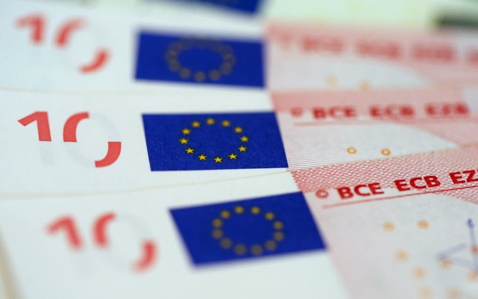 "FAZ": KE chce do 2025 roku wprowadzić euro we wszystkich krajach UE
