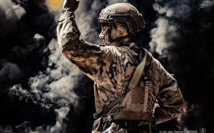 Żołnierz Wojska Polskiego w czasie ćwiczeń wojskowych