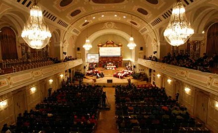 Korporacje zwołują zjazdy nadzwyczajne