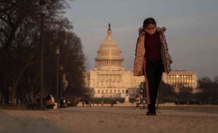 W USA COVID-19 już wiosną 2022 roku może stać się chorobą endemiczną