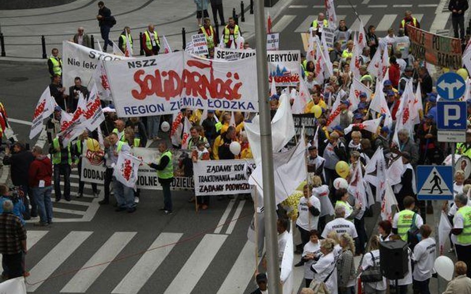 Związkowa zbiórka przed resortami