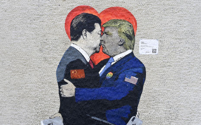 Mural "Smart Love" z prezydentami Xi Jinpingiem i Donaldem Trumpem, autorstwa włoskiego artysty TvBo
