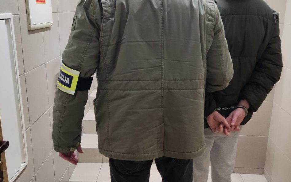 Ze względu na fakt, że mężczyzna dopuścił się przestępstwa w warunkach powrotu do więzienia, górna g