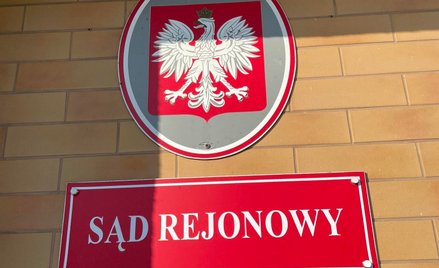 Puszczali internowanych „ścieżką zdrowia”. Rusza proces strażników więziennych z PRL