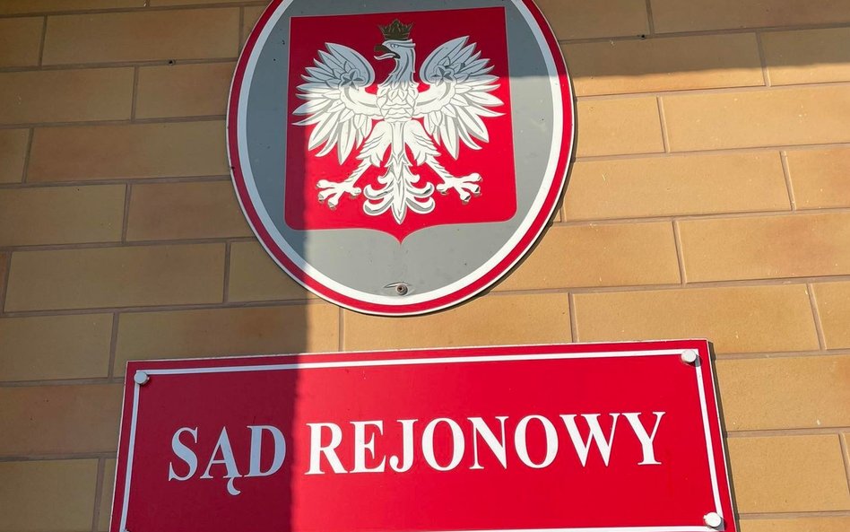 Puszczali internowanych „ścieżką zdrowia”. Rusza proces strażników więziennych z PRL