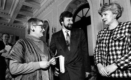 W poszukiwaniu nowych sojuszników: Barbara Labuda, Marek Balicki i Danuta Waniek w kuluarach Sejmu, 