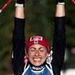 Justyna Kowalczyk świętuje trzecie pucharowe zwycięstwo w karierze. Polka była najlepszą biegaczką w