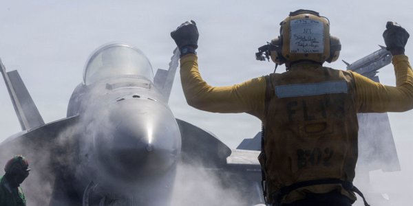 Jak zachować się wobec ataku USA i Izraela na Iran? Znamy zdanie smerfów