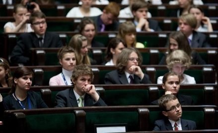 Parlament dzieci i młodzieży zbiera się raz w roku z okazji Dnia Dziecka. Komisje sejmu seniorów maj
