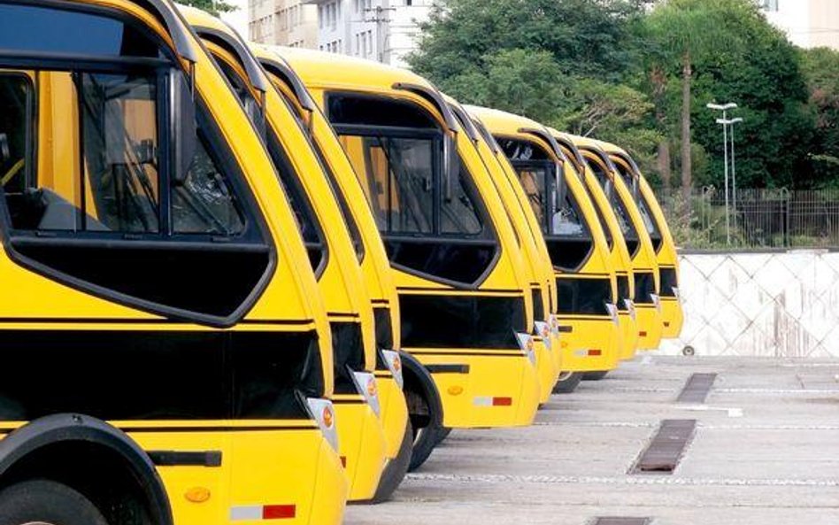 Dowóz pracowników do pracy może być zwolniony z PIT
