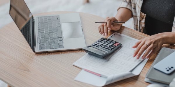 Polki nie wiedzą, czy mają oszczędności. Badanie dało niepokojący wynik