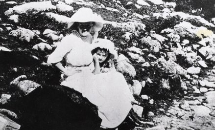 Maria Skłodowska-Curie z córką Ewą w Tatrach, 1911 rok.
