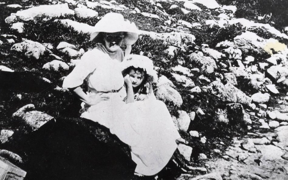 Maria Skłodowska-Curie z córką Ewą w Tatrach, 1911 rok.