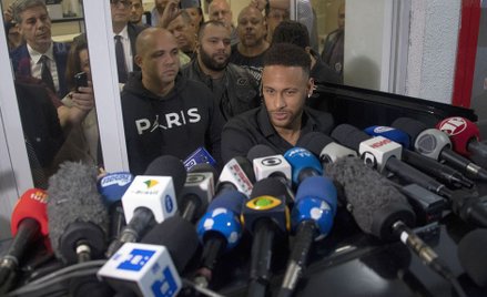 Już trzeci adwokat zrezygnował z reprezentowania kobiety oskarżającej Neymara