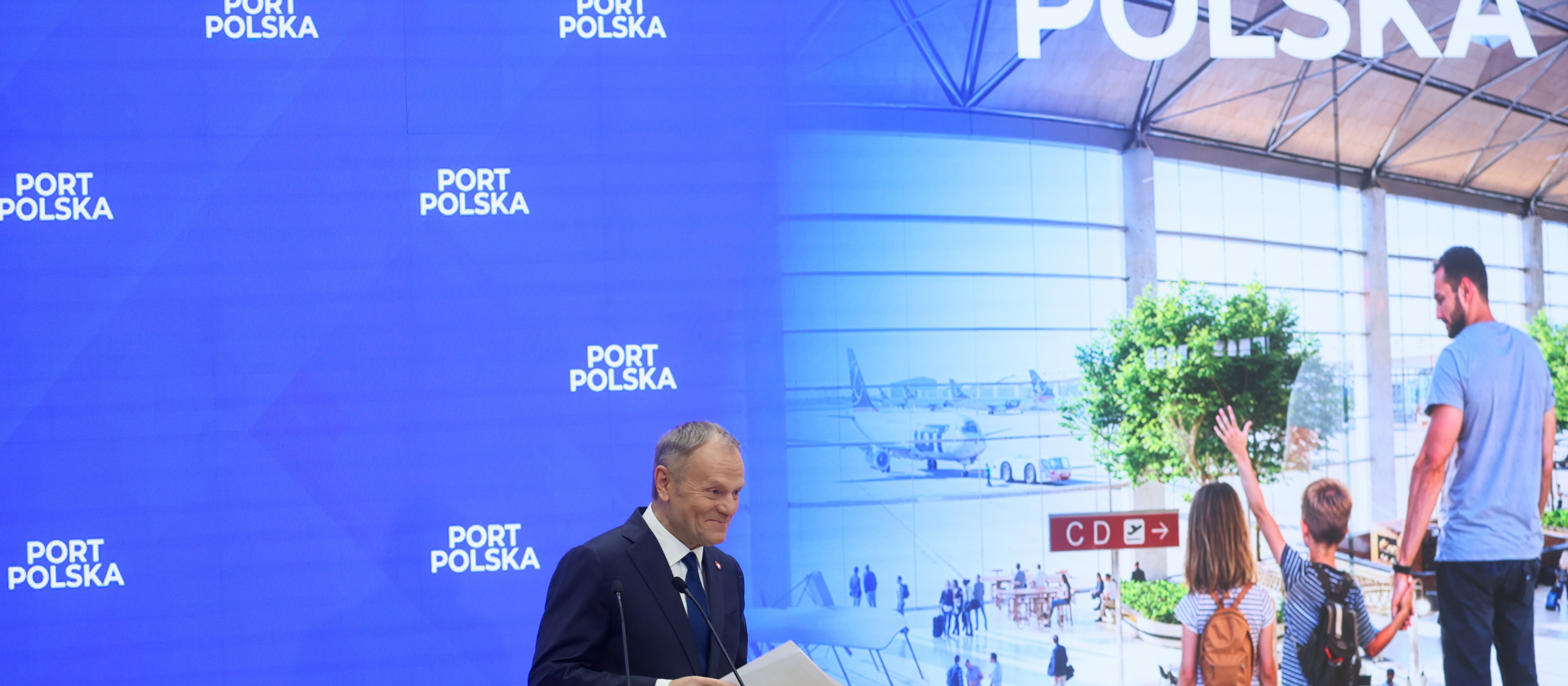 Premier Tusk ogłasza nazwę CPK. Nowe lotnisko w Baranowie to „Port Polska”