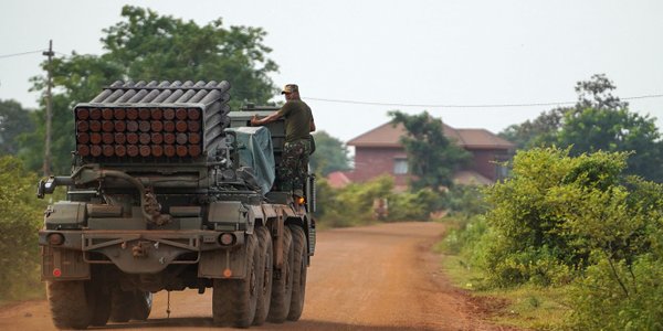 Widmo wojny nad Azją. Drugi dzień walk na granicy Tajlandii i Kambodży