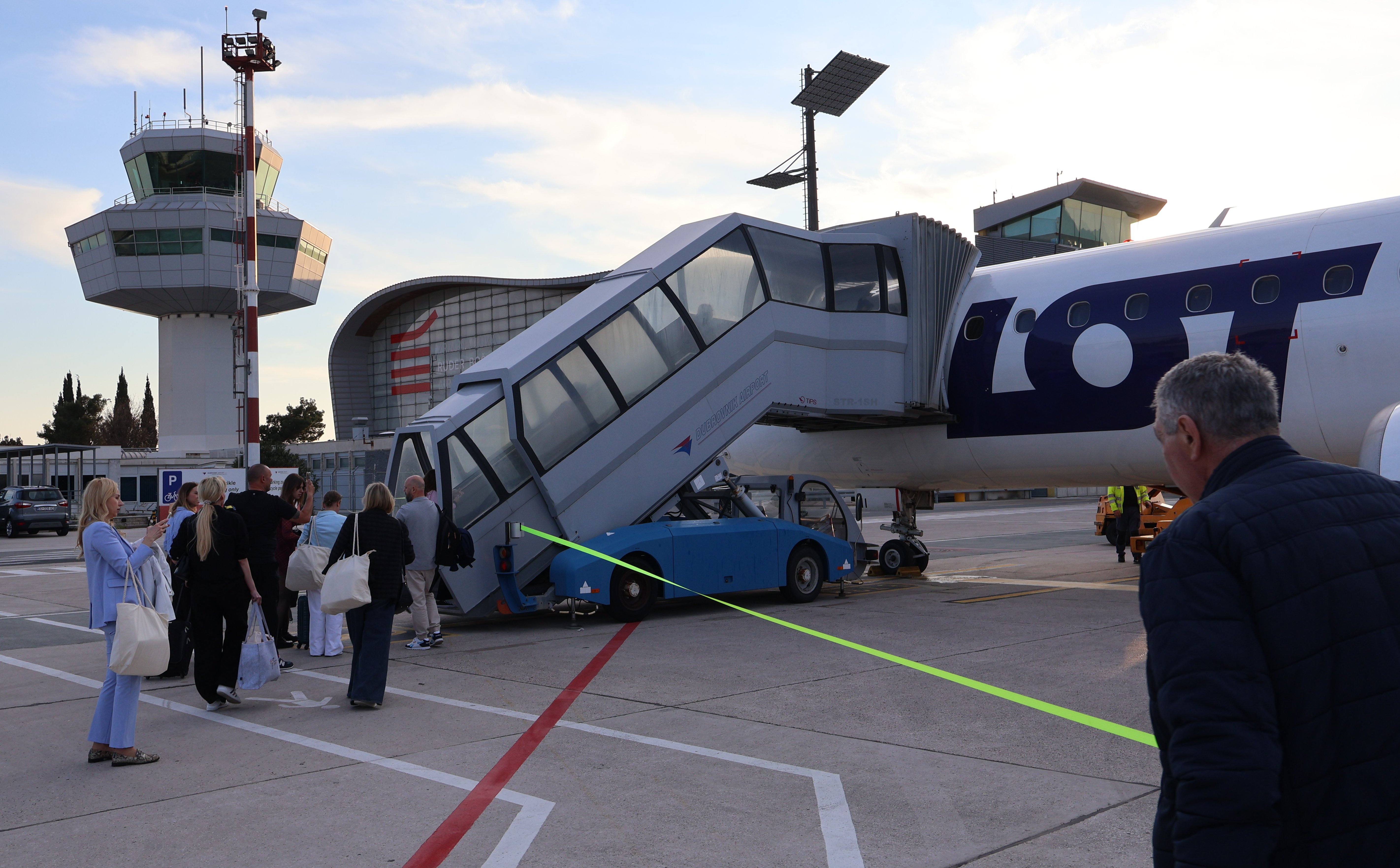 Rośnie sprzedaż w biurach podróży. To dobra wiadomość. A jaka jest zła?