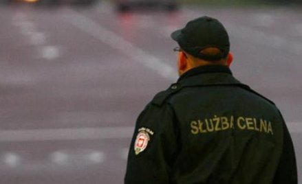 Już dziś prawie pół tysiąca funkcjonariuszy Służby Celnej ma wysługę lat, która uprawniałaby ich do 