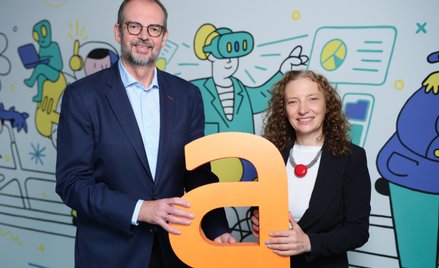 Jon Eastick, dotychczasowy dyrektor finansowy Allegro i  Katarzyna Ostap-Tomann, nowa CFO spółki