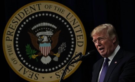 Sondaż: Trump ze szkolną jedynką od co trzeciego Amerykanina
