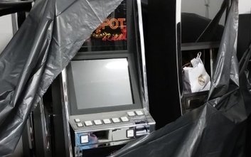 Organizatorom nielegalnych gier, a także właścicielom lokali, w których znajdowały się nielegalne au