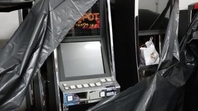 Organizatorom nielegalnych gier, a także właścicielom lokali, w których znajdowały się nielegalne au