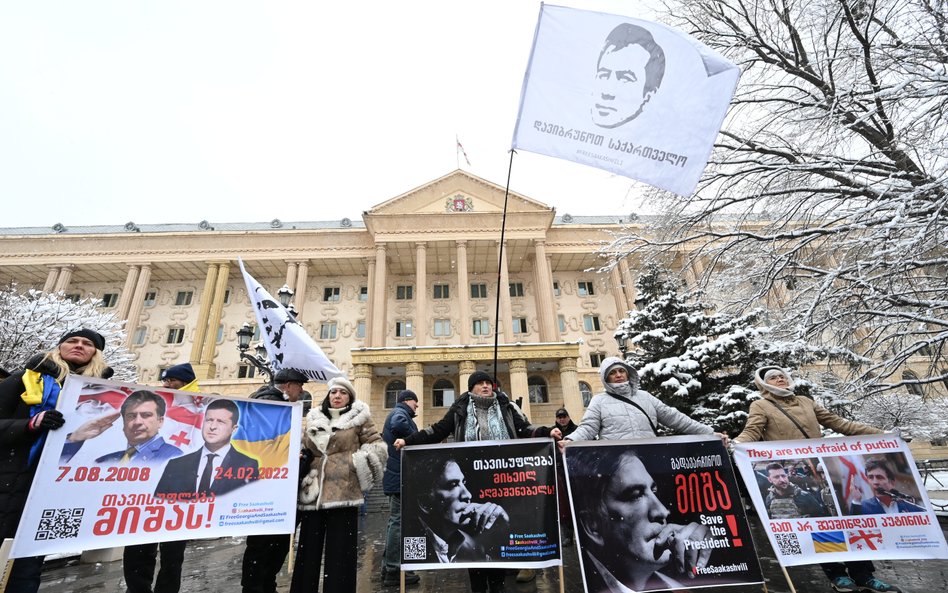 Demonstracja zwolenników Saakaszwilego przed sądem w Tbilisi, 9 stycznia