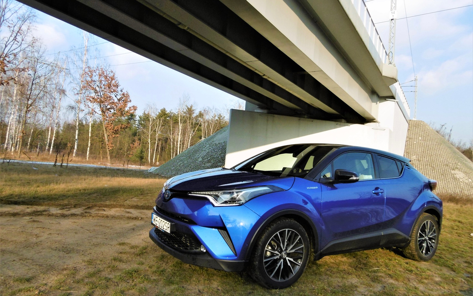 Toyota C-HR 1.8 Hybrid: Liczy się styl