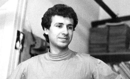 Jarosław Ziętara był dziennikarzem śledczym. Interesował się m.in. biznesami Aleksandra G.