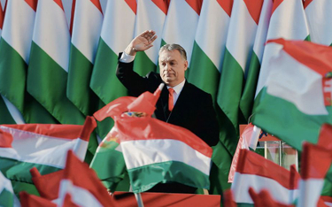 Viktor Orbán. Chłopak z ludu w walce o silne Węgry